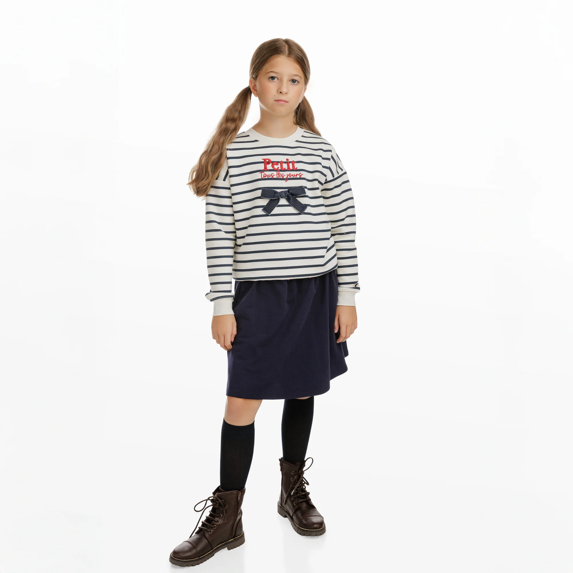 Ivory Bow Sweatshirt - Image 3
